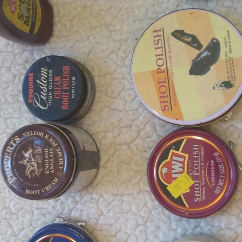 Vintage Cedar Griffin Shoe Shine Kit - 13 Pieces - Picture 9 of 16